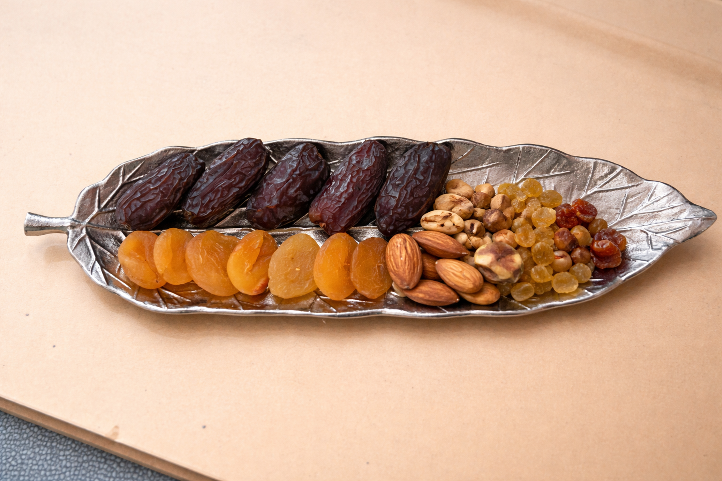 Silver leaf-shaped serving tray